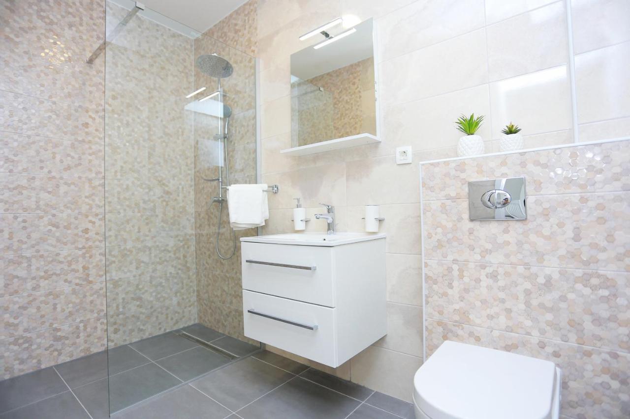 Family Friendly Apartments With A Swimming Pool Zivogosce - Porat, Makarska - 18150 Živogošće Exterior foto